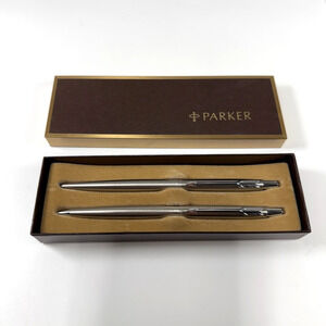 Vintage Parker Pen And Mechanical Pencil Set In Bown Box Silver Tone Set
